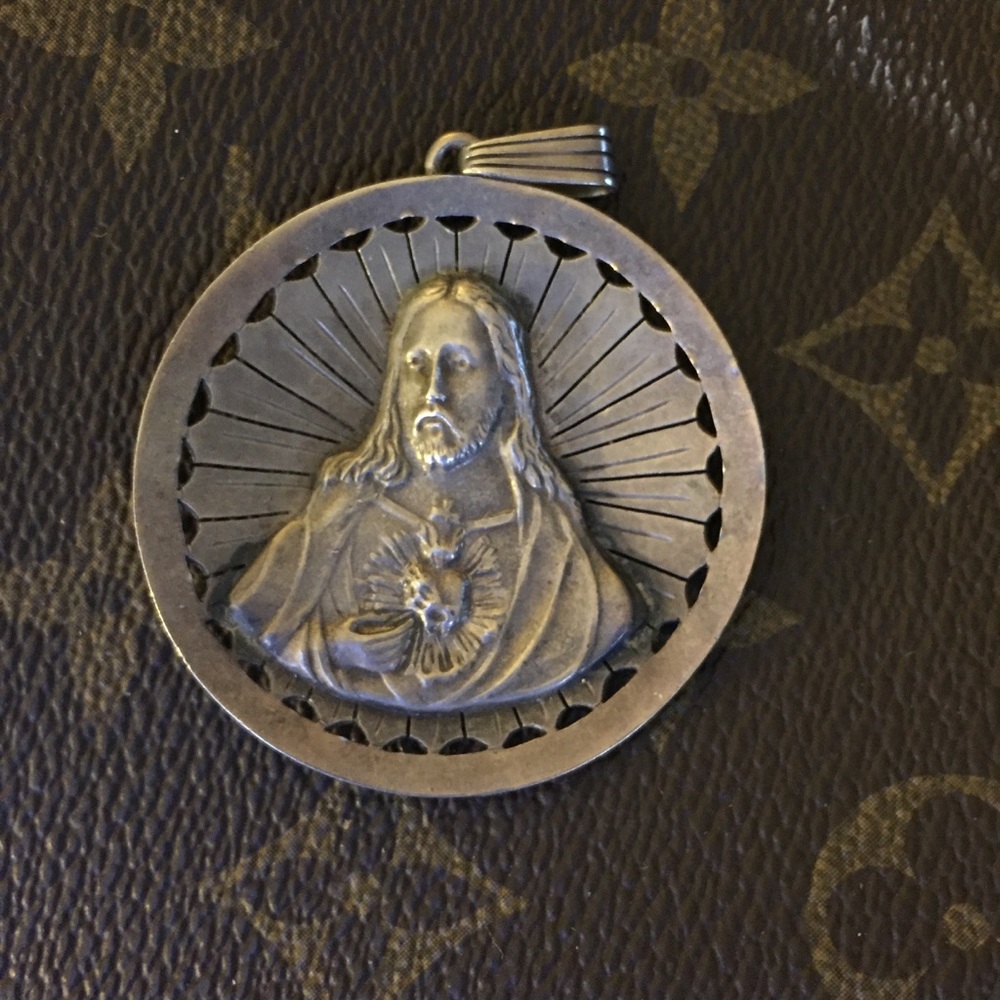ANTIQUE LARGE 18K W/GOLD CHRIST MEDALLION 9.8g.